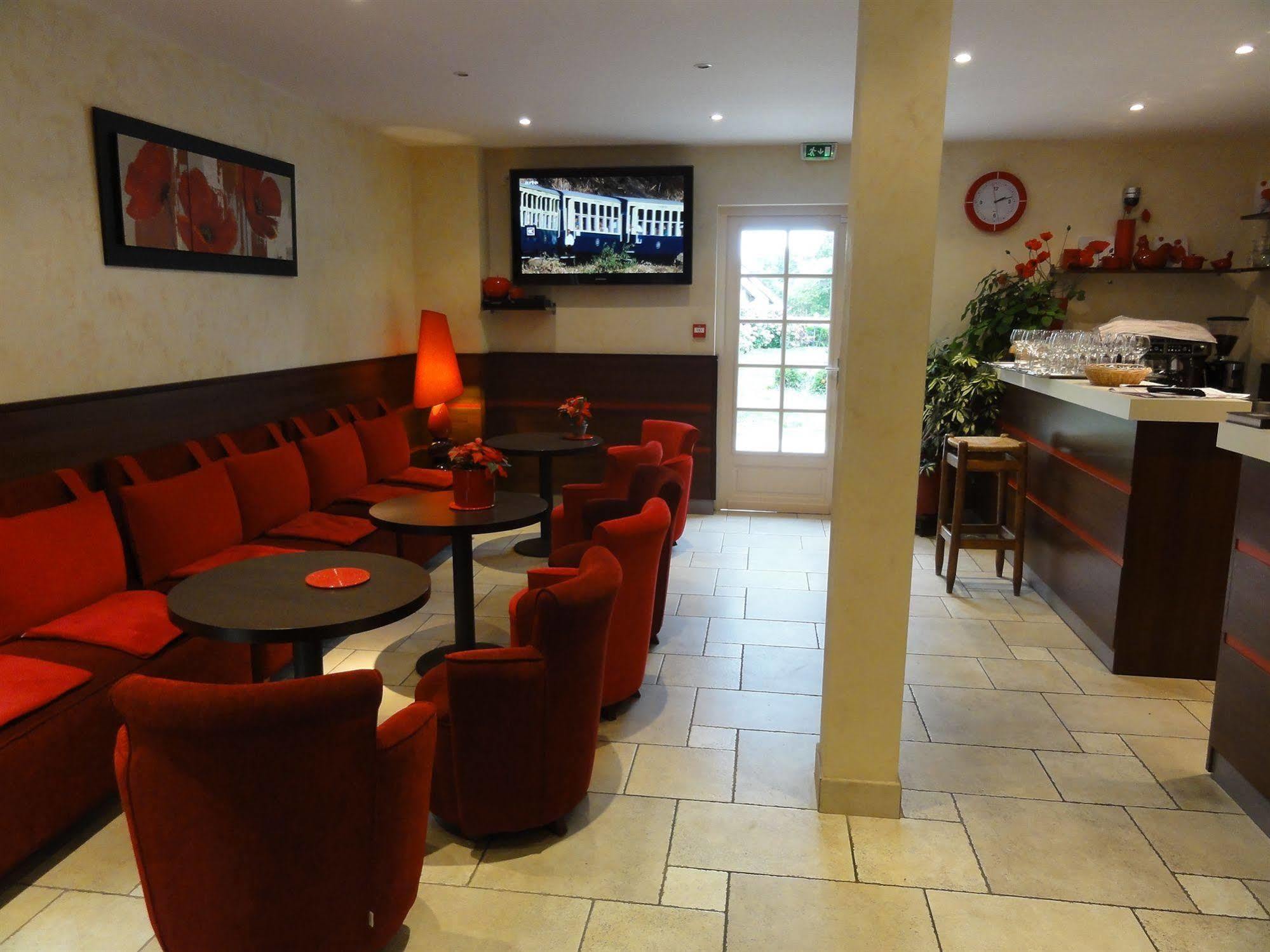Hotel Restaurant Les Coquelicots, The Originals Relais Saint-Pardoux-l’Ortigier Étterem fotó